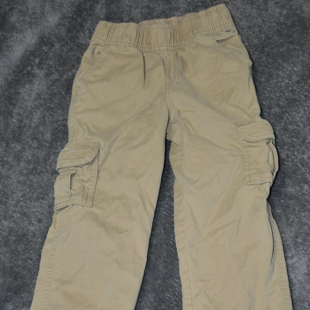 5 for $25 - Childrens Place boys tan cargo pants elastic size 5 (70)